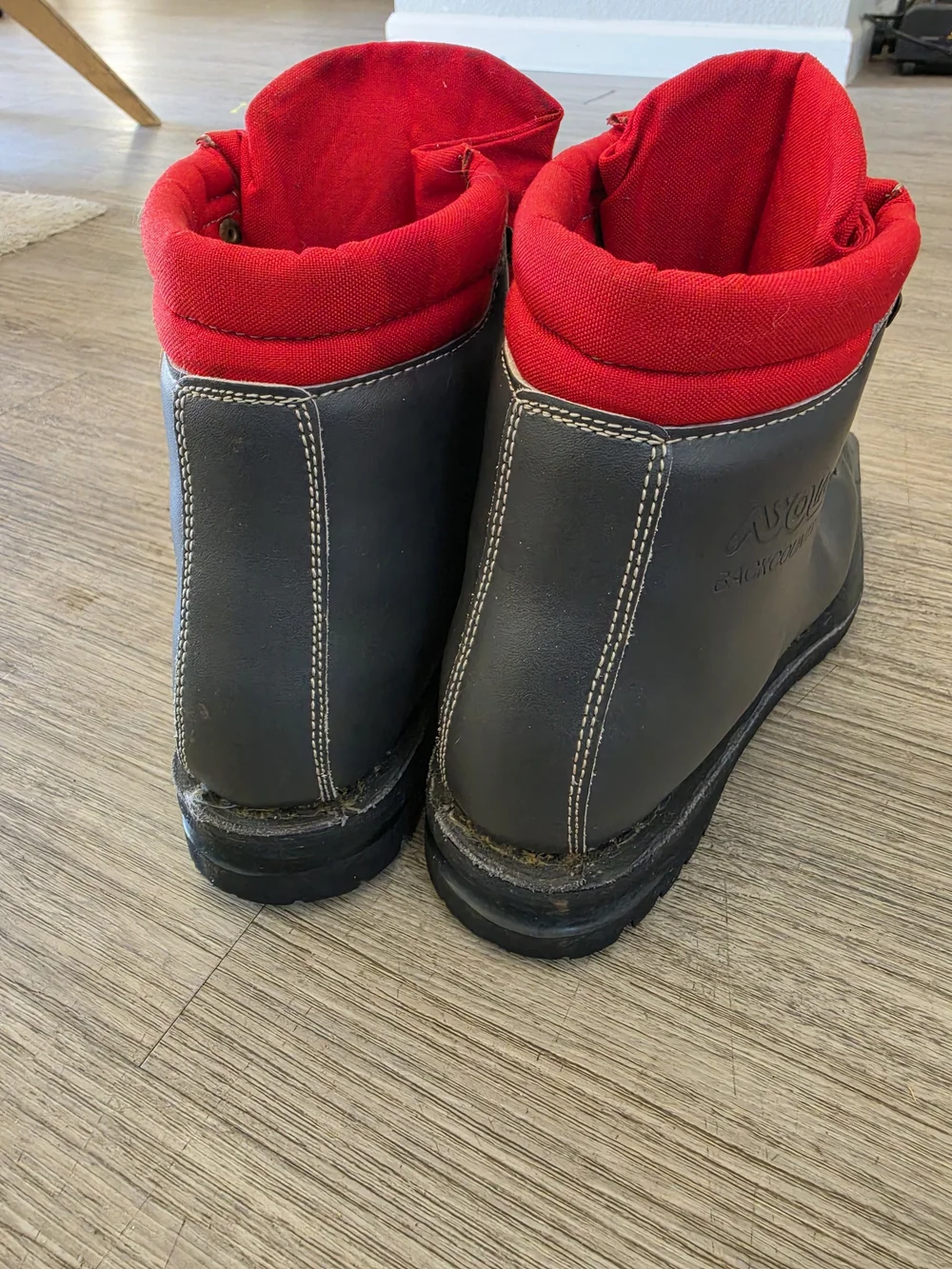 Vintage Asolo Backcountry Leather Nordic Norm 75mm (3-Pin) Ski Boots